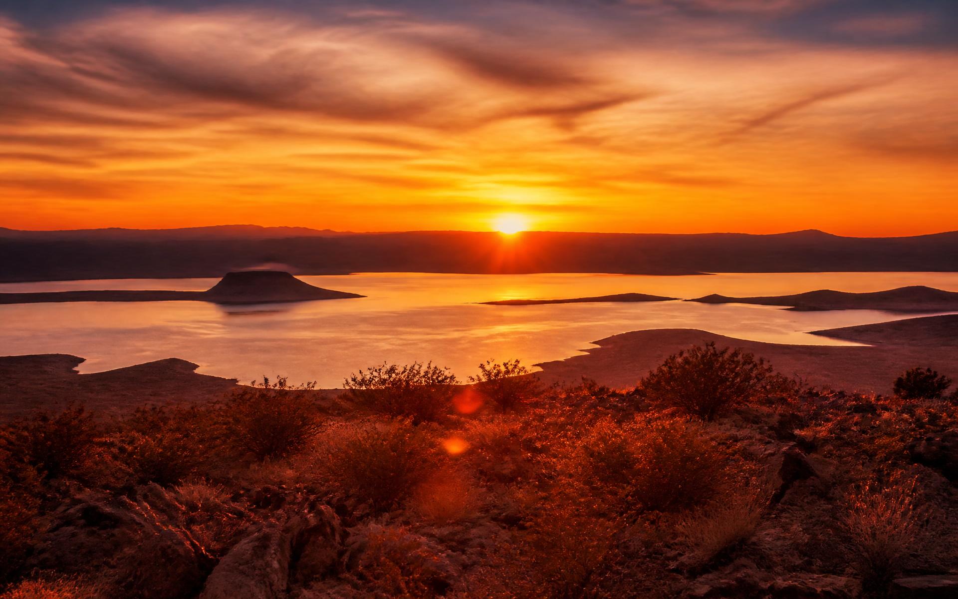 Sunset over Elephant Butte Lake and the New Mexico desert mountains